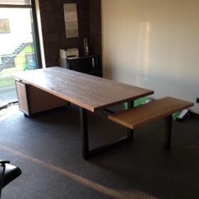 Bureau 002
